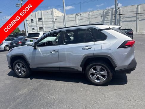 Used 2022 Toyota RAV4 XLE AWD/4WD image 9