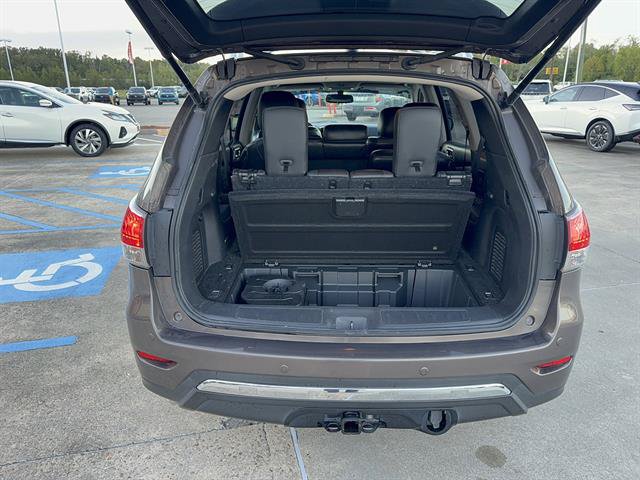 Used 2015 Nissan Pathfinder Platinum FWD image 18