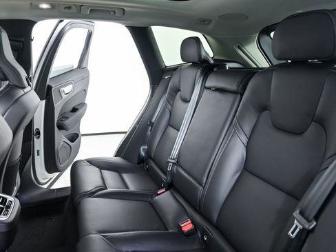 New 2026 Volvo XC60 B5 Ultra w/ Protection Package Premier AWD/4WD image 21