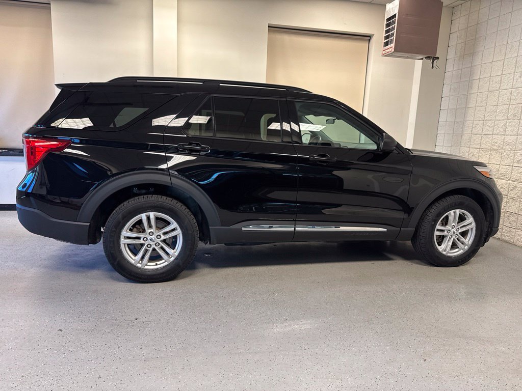 Used 2023 Ford Explorer XLT w/ Class IV Trailer Tow Package AWD/4WD image 44
