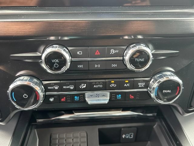 New 2026 Ford F250 Lariat w/ Black Appearance Package AWD/4WD image 25