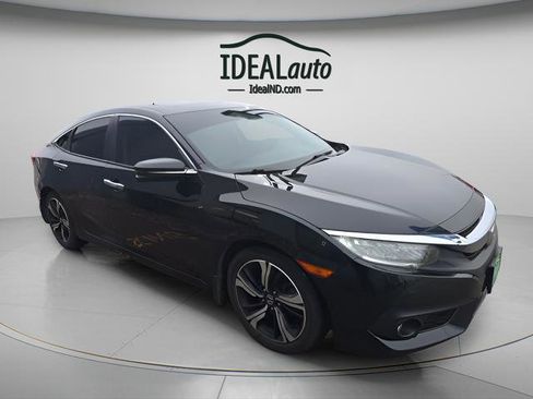 Used 2018 Honda Civic Touring image 1