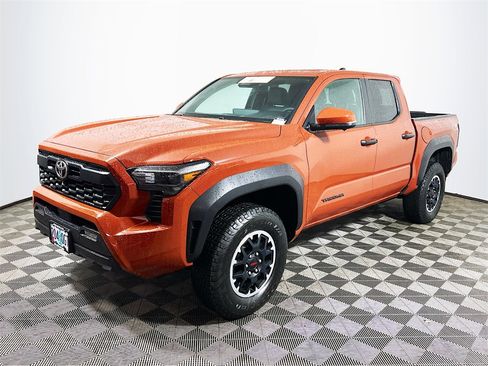 Certified 2025 Toyota Tacoma TRD Off-Road w/ TRD Off Road Premium Package image 4