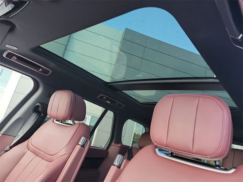 New 2026 Land Rover Range Rover SE image 28