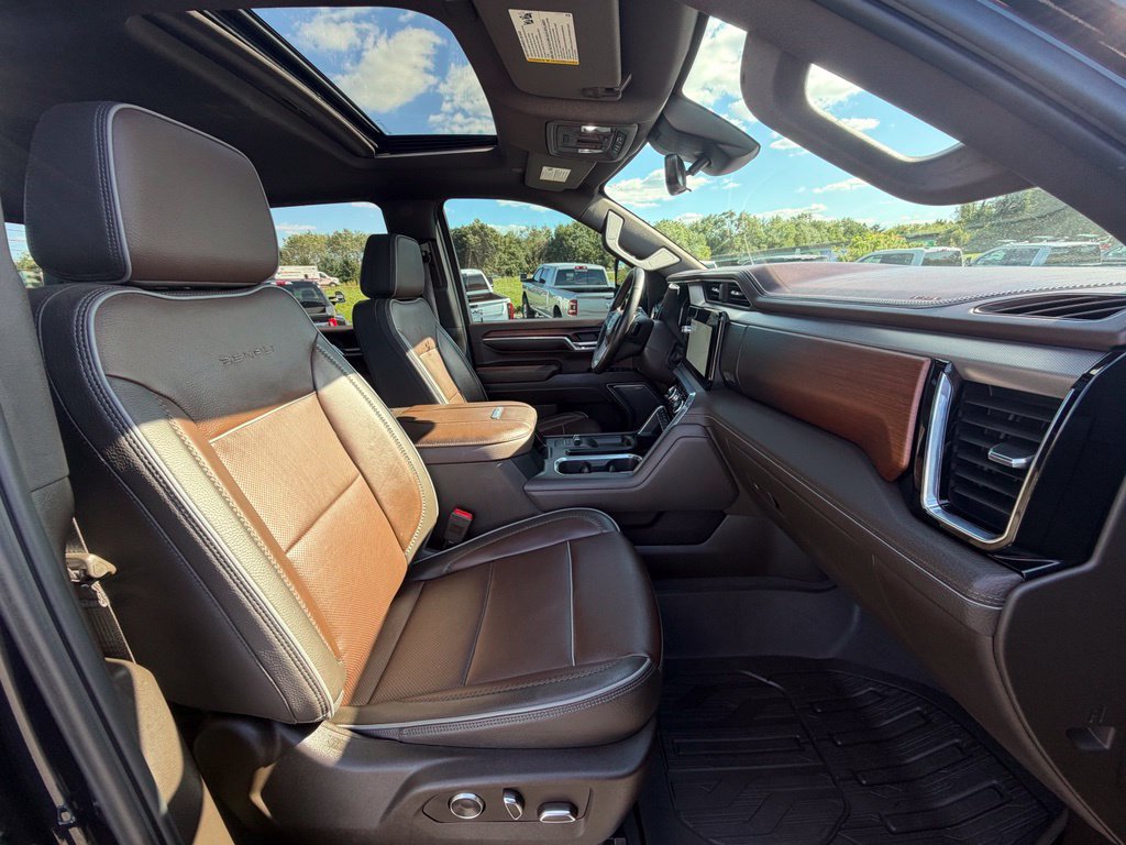 Used 2024 GMC Sierra 2500 Denali w/ Denali Reserve Package AWD/4WD image 25