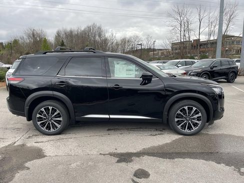 New 2026 Nissan Pathfinder Platinum w/ Lighting Package AWD/4WD image 2