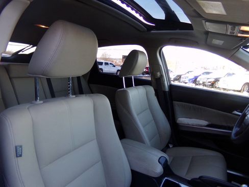 Used 2014 Honda Crosstour EX-L image 33