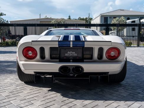 Used 2005 Ford GT RWD image 6