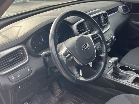 Used 2020 Kia Sorento LX w/ LX I4 Convenience Package image 16