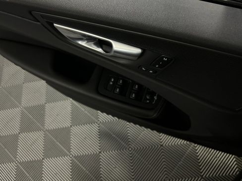 Used 2025 Volvo XC60 B5 Plus image 25