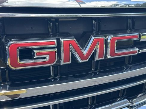 Used 2024 GMC Yukon SLT RWD image 30