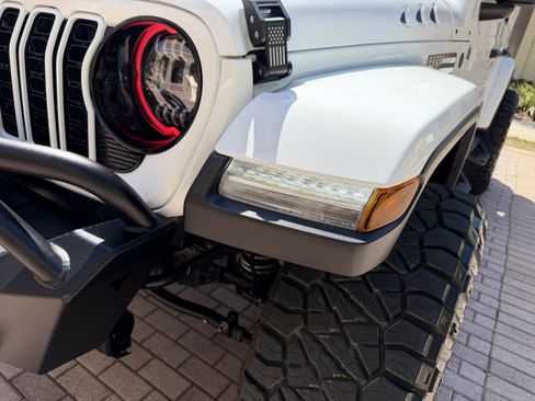 Used 2026 Jeep Wrangler Sahara AWD/4WD image 31