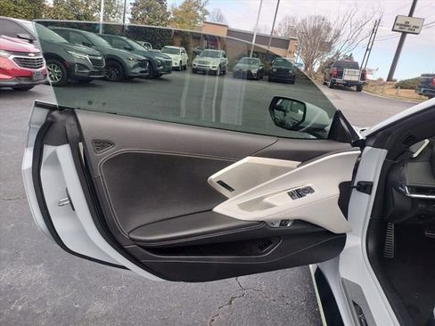 Used 2020 Chevrolet Corvette Stingray Preferred Cpe w/ 2LT Preferred Equipment Group image 27