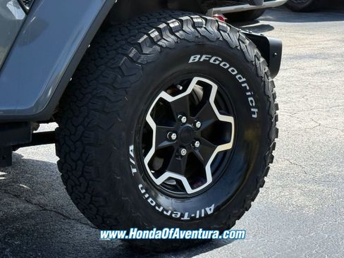 Used 2023 Jeep Gladiator Rubicon w/ LED Lighting Group AWD/4WD image 6
