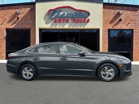 Used 2023 Hyundai Sonata SE image 2