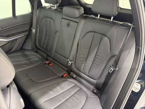 Used 2020 BMW X5 xDrive40i w/ M Sport Package AWD/4WD image 16