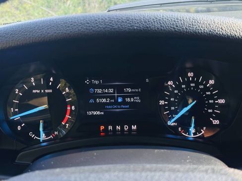 Used 2015 Ford Expedition XLT image 17