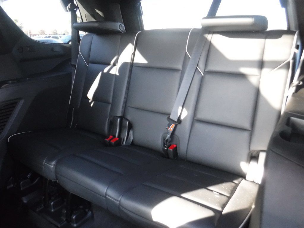 Used 2023 Cadillac Escalade Premium Luxury RWD image 11