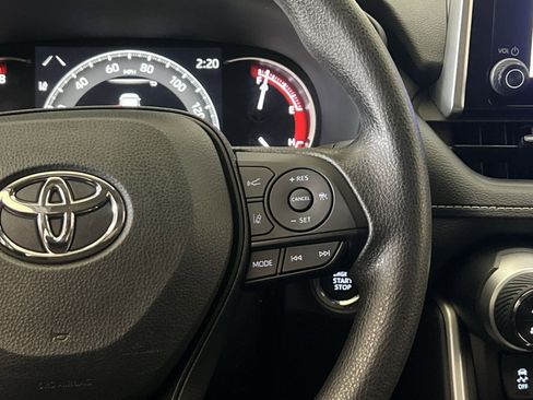 Used 2025 Toyota RAV4 XLE image 31