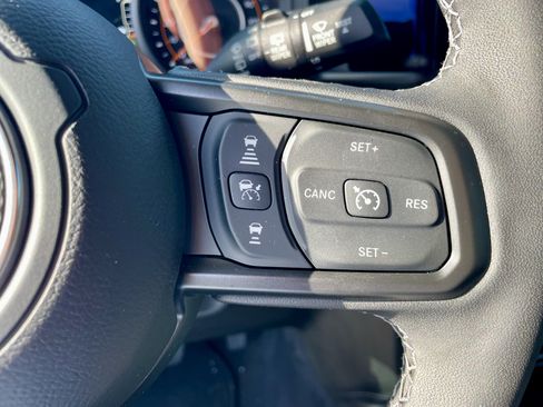 Used 2026 Jeep Wrangler Unlimited Rubicon AWD/4WD image 16