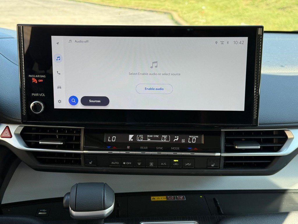 Certified 2026 Toyota Sienna XLE FWD image 14