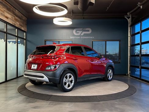 Used 2022 Hyundai Kona SEL AWD/4WD image 3