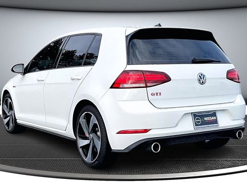 Used 2020 Volkswagen GTI SE image 4