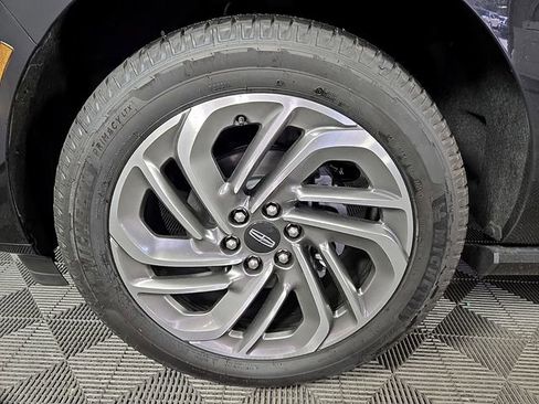 New 2025 Lincoln Navigator L Reserve AWD/4WD image 8