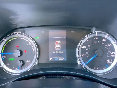 Used 2022 Toyota Highlander LE image 25