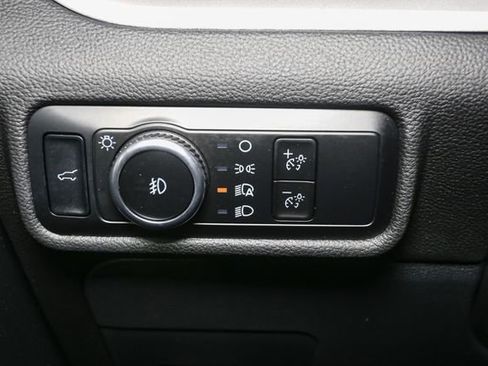 Used 2023 Ford Explorer XLT w/ Equipment Group 202A AWD/4WD image 34