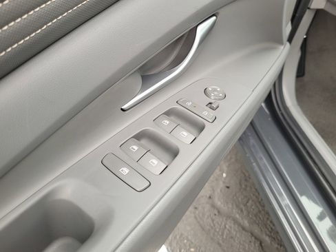 Used 2025 Hyundai Elantra SEL image 26