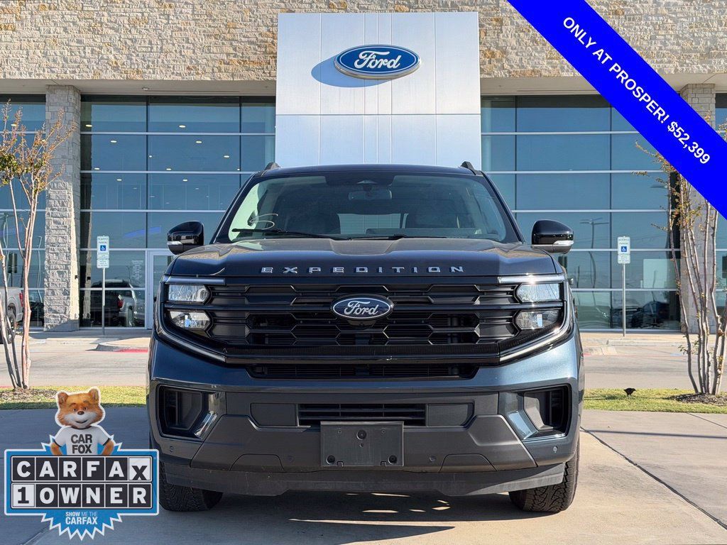 Used 2025 Ford Expedition Active AWD/4WD image 2
