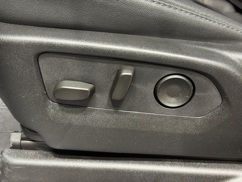 Used 2024 Chevrolet Tahoe Z71 image 16