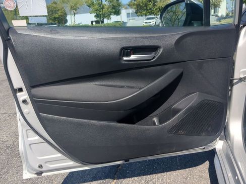 Used 2021 Toyota Corolla LE FWD image 22