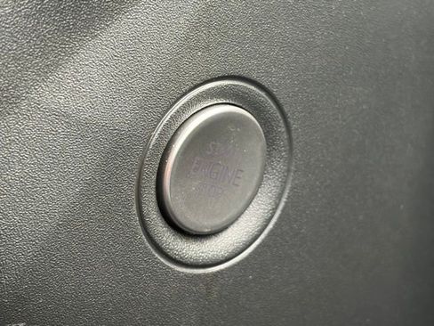 Used 2022 Volkswagen ID.4 Pro RWD image 7