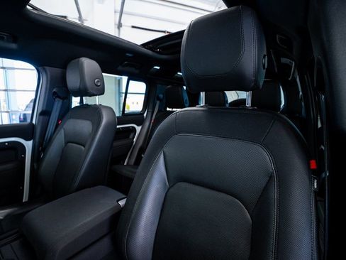 Used 2023 Land Rover Defender 110 X-Dynamic SE image 36