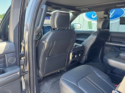 Used 2024 Ford Expedition Platinum AWD/4WD image 28