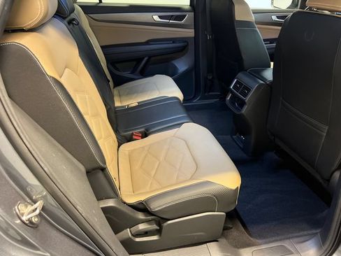 Certified 2024 Volkswagen Atlas Cross Sport SE FWD image 12