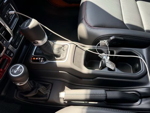 New 2025 Jeep Gladiator Rubicon w/ Convenience Group image 24