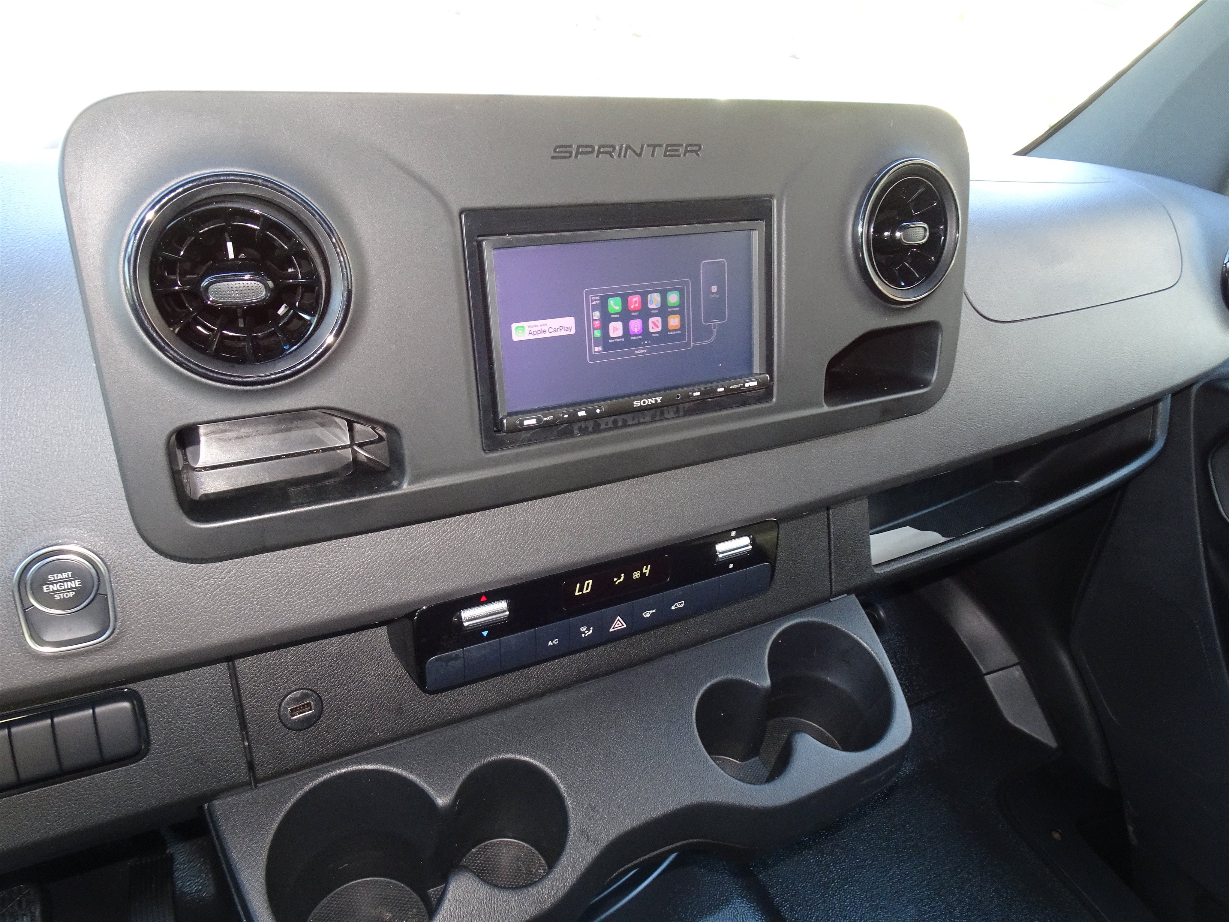 Used 2022 Mercedes-Benz Sprinter 3500 image 8