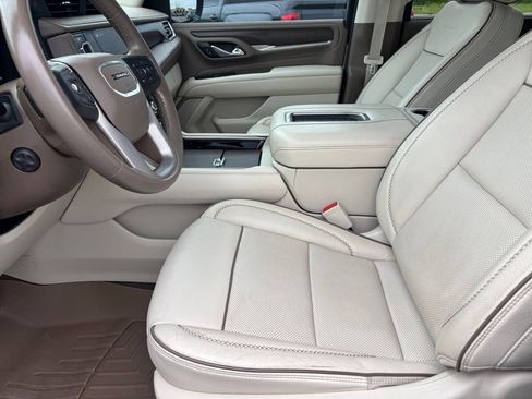 Used 2022 GMC Yukon XL Denali w/ Max Trailering Package AWD/4WD image 8