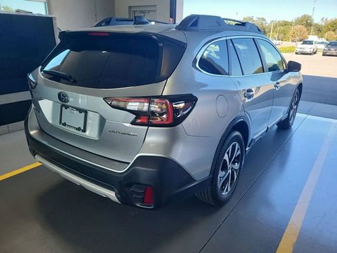 Used 2022 Subaru Outback Limited image 4