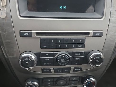 Used 2011 Ford Fusion SE image 17