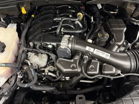 Used 2023 Jeep Grand Cherokee Limited image 8