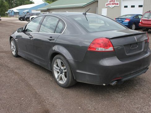 Used 2009 Pontiac G8 w/ Premium Package RWD image 4