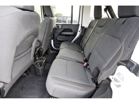 Used 2024 Jeep Wrangler Unlimited Sahara AWD/4WD image 7