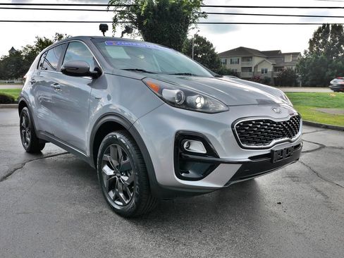 Used 2022 Kia Sportage LX w/ LX AWD Value Edition Package image 3