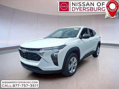 Used 2026 Chevrolet Trax LS FWD image 7