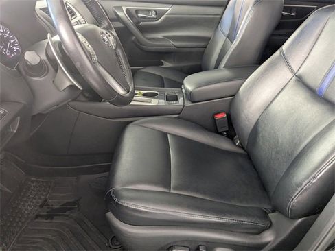 Used 2018 Nissan Altima 2.5 SR w/ SR Special Edition image 13