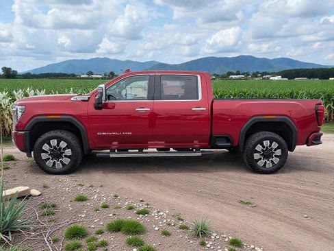 Used 2024 GMC Sierra 3500 Denali w/ Denali Reserve Package AWD/4WD image 3